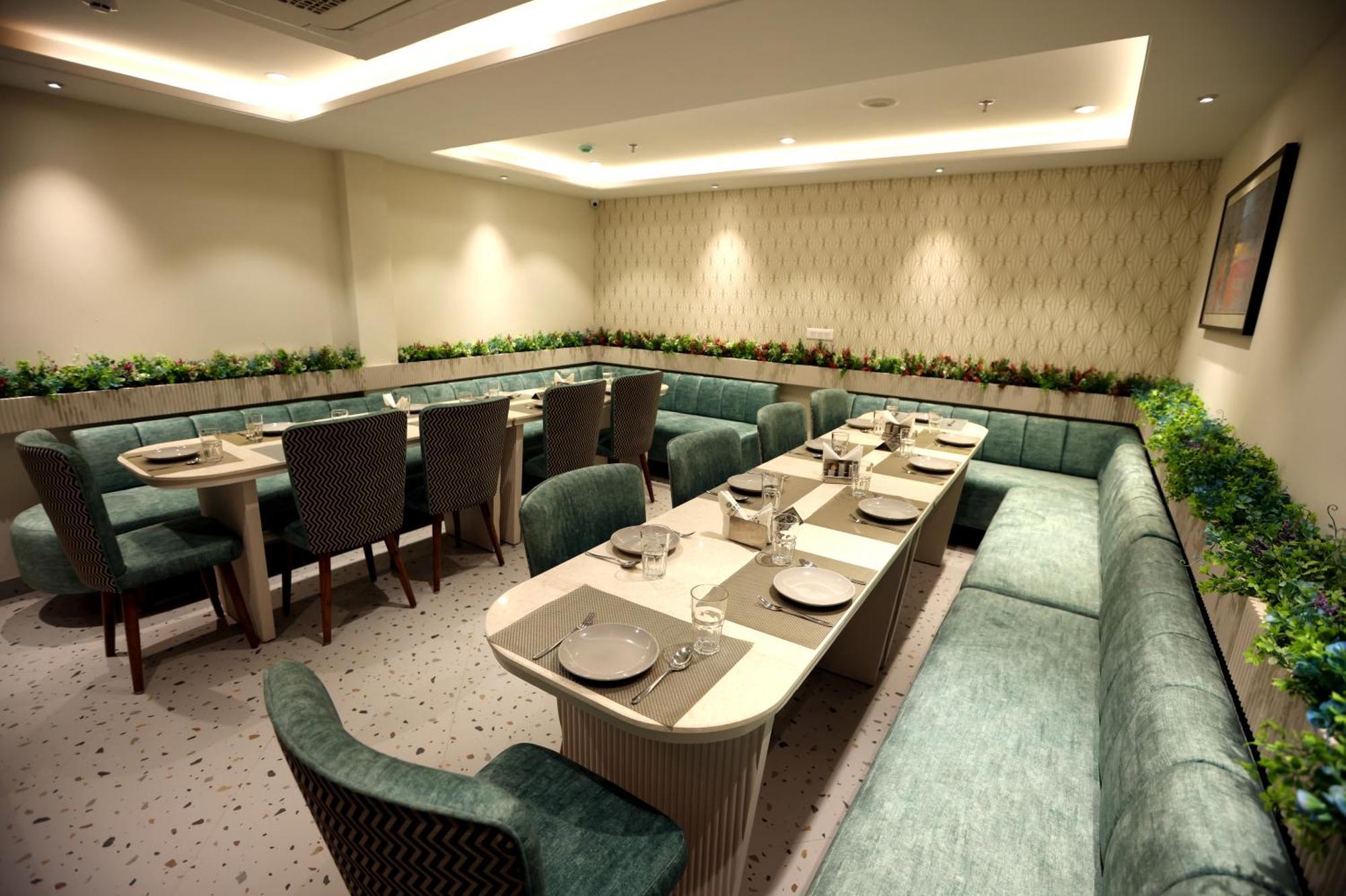 Hiraya Hotels Mohali 外观 照片