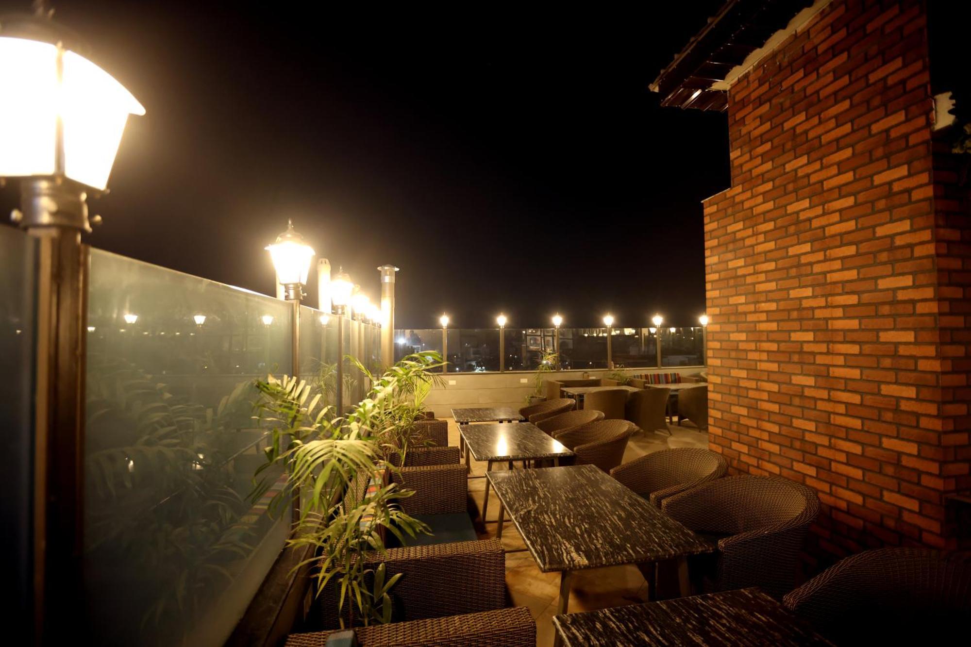 Hiraya Hotels Mohali 外观 照片
